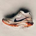Buty do biegania damskie Nike ACG Zegama summit white/phantom/safety orange/black 12
