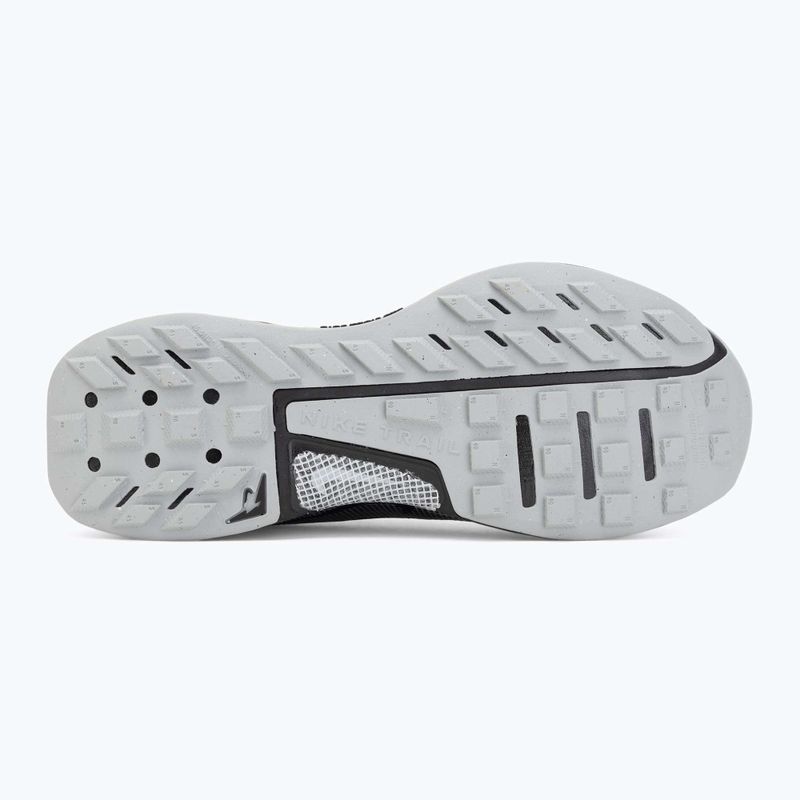 Buty do biegania damskie Nike Juniper Trail 3 black/wolf grey/photon dust/black 4