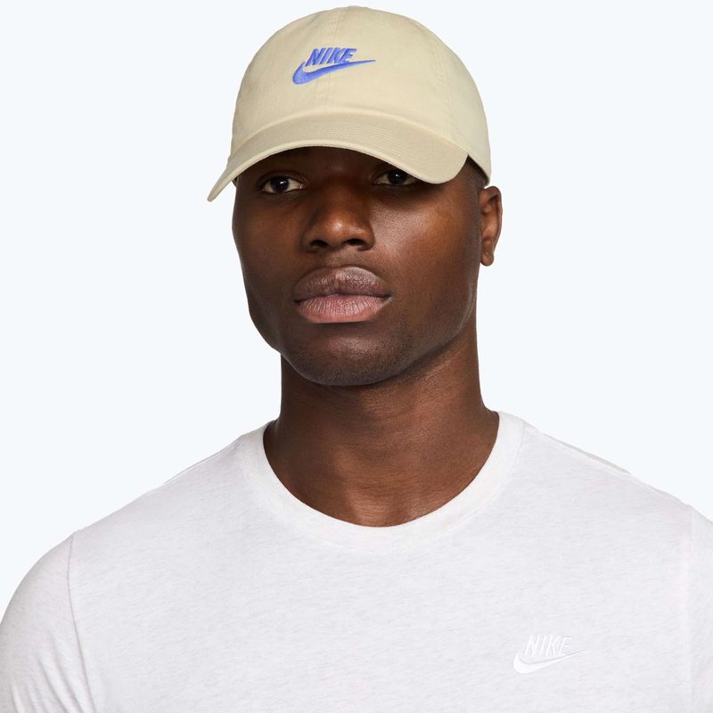 Czapka z daszkiem Nike Club Unstructured Futura Wash light khaki/sapphire 5