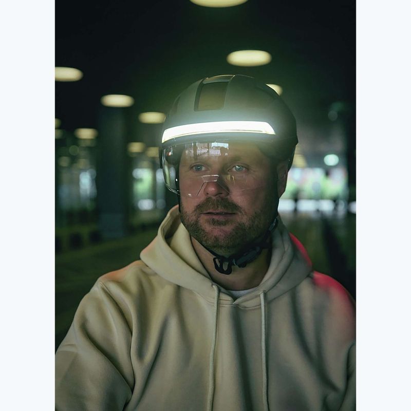 Kask rowerowy z kierunkowskazami ABUS Hyp-E volcano titan 9