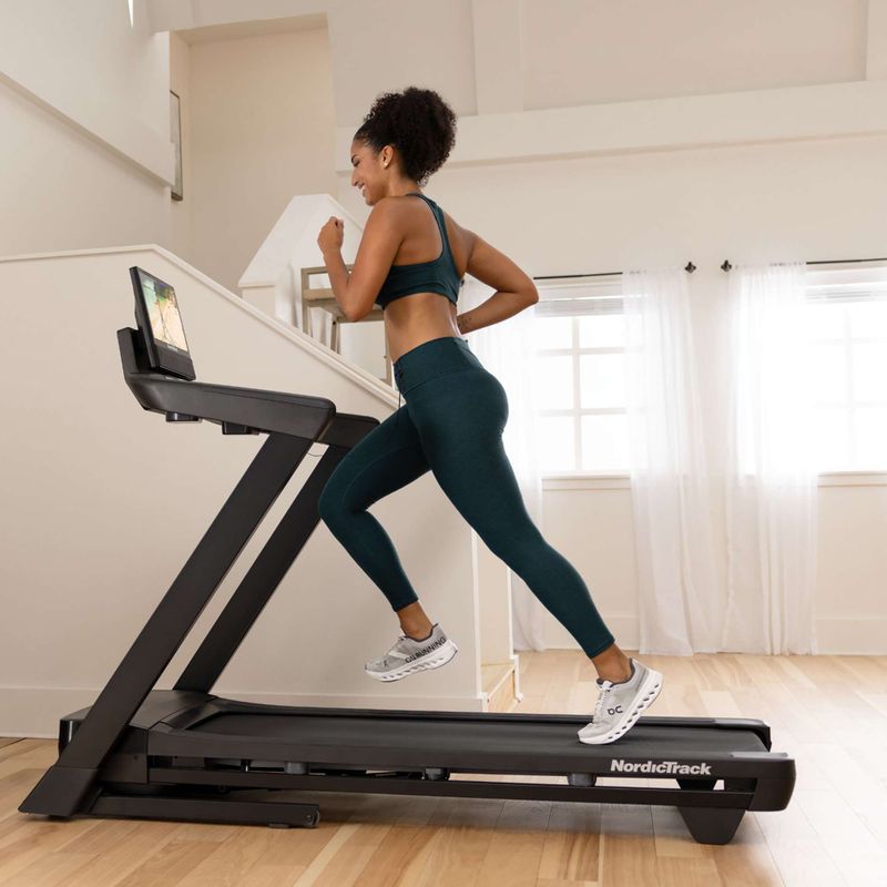 Bieżnia elektryczna NordicTrack T16 black 12
