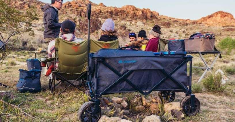 Jak wybrać idealny wózek transportowy składany? Rekomendowane wózki plażowe i turystyczne