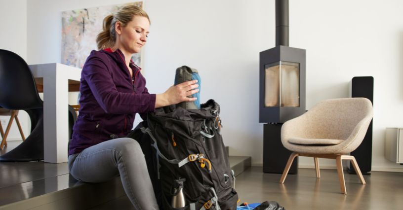 Jaką kosmetyczkę turystyczną wybrać? Co powinna zawierać kosmetyczka na wyprawę w góry?