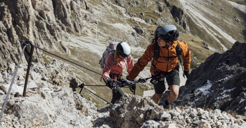 Uprząż wspinaczkowa – jaką wybrać do wspinaczki sportowej lub górskiej, a jaka sprawdzi się na via ferratach?