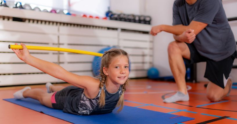 Gimnastyka korekcyjna dla dzieci – na czym polega? Kiedy zapisać dziecko na ćwiczenia korekcyjne?