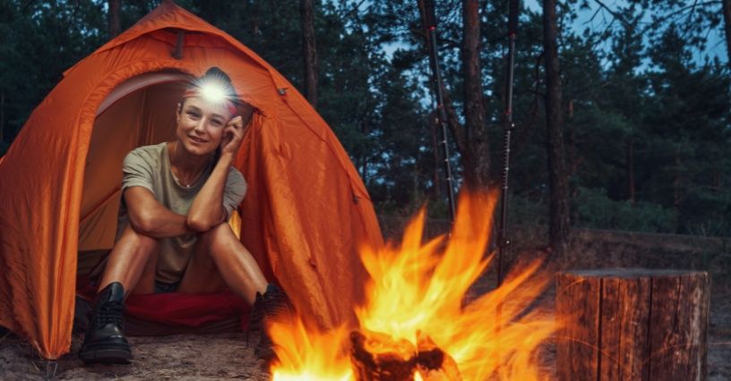 Biwak dla początkujących. Co zabrać i gdzie znaleźć pola biwakowe? 