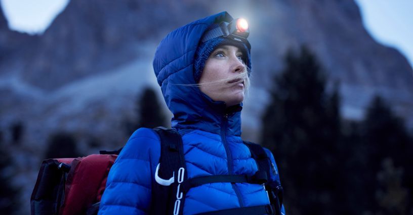 Latarka czołowa – jaką wybrać w góry? Najlepsza czołówka turystyczna na wycieczkę, wspinaczkę, biwak, rower lub bieganie w terenie