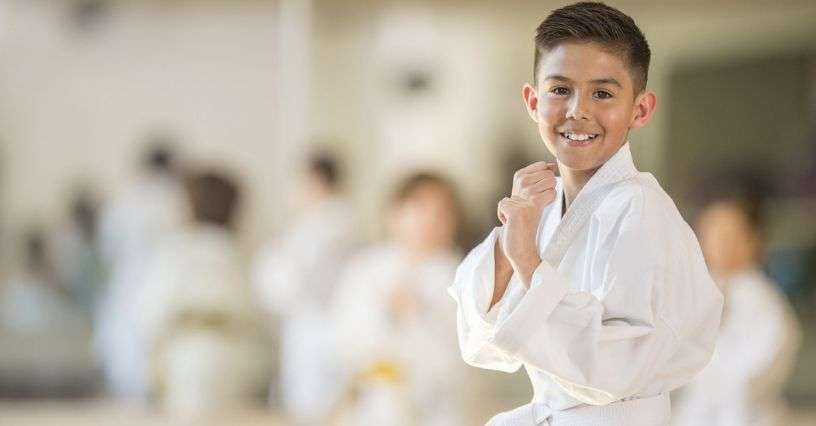 Karate dla dzieci: dlaczego warto zapisać dziecko na karate? Co będzie potrzebne na pierwsze zajęcia?